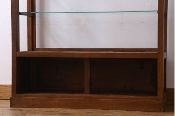 アンティーク家具　和製アンティーク　天飾りがおしゃれな栓材のショーケース(ガラスケース、陳列棚、飾り棚)
