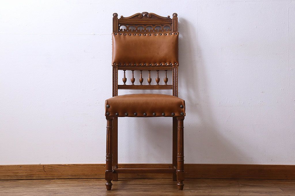 アンティーク家具　フランスアンティーク　本革　優美なデザインのダイニングチェア(椅子、イス)