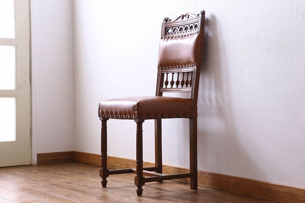 アンティーク家具　フランスアンティーク　本革　優美なデザインのダイニングチェア(椅子、イス)