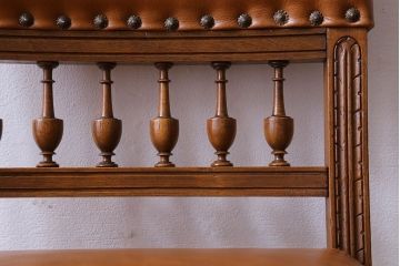 アンティーク家具　フランスアンティーク　本革　優美なデザインのダイニングチェア(椅子、イス)