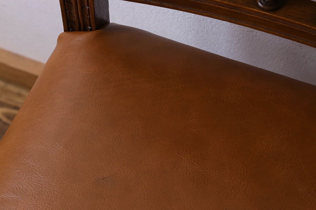 アンティーク家具　フランスアンティーク　本革　優美なデザインのダイニングチェア(椅子、イス)