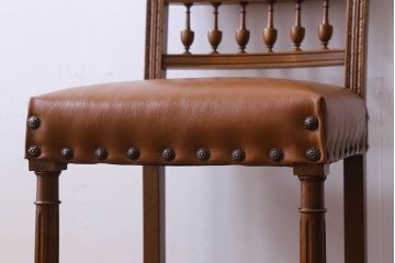 アンティーク家具　フランスアンティーク　本革　優美なデザインのダイニングチェア(椅子、イス)