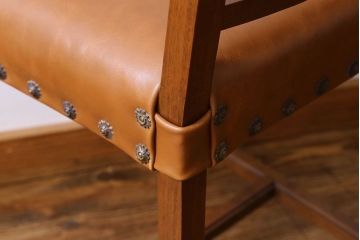 アンティーク家具　フランスアンティーク　本革　優美なデザインのダイニングチェア(椅子、イス)