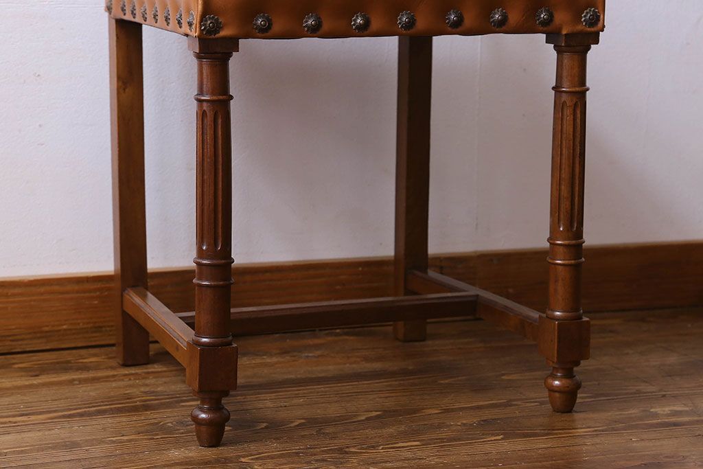 アンティーク家具　フランスアンティーク　本革　優美なデザインのダイニングチェア(椅子、イス)(1)