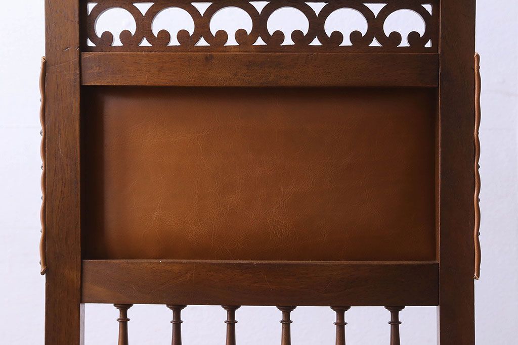 アンティーク家具　フランスアンティーク　本革　優美なデザインのダイニングチェア(椅子、イス)(1)