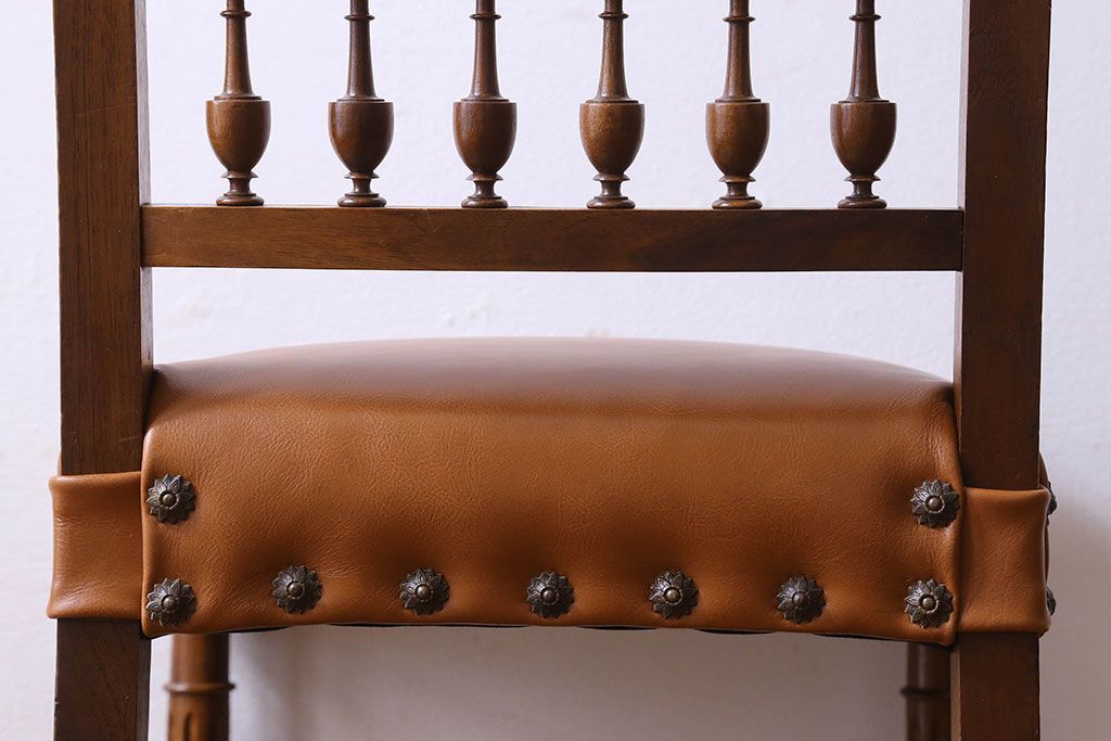 アンティーク家具　フランスアンティーク　本革　優美なデザインのダイニングチェア(椅子、イス)(1)