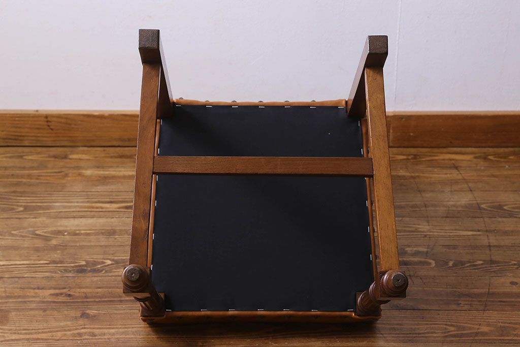 アンティーク家具　フランスアンティーク　本革　優美なデザインのダイニングチェア(椅子、イス)(1)