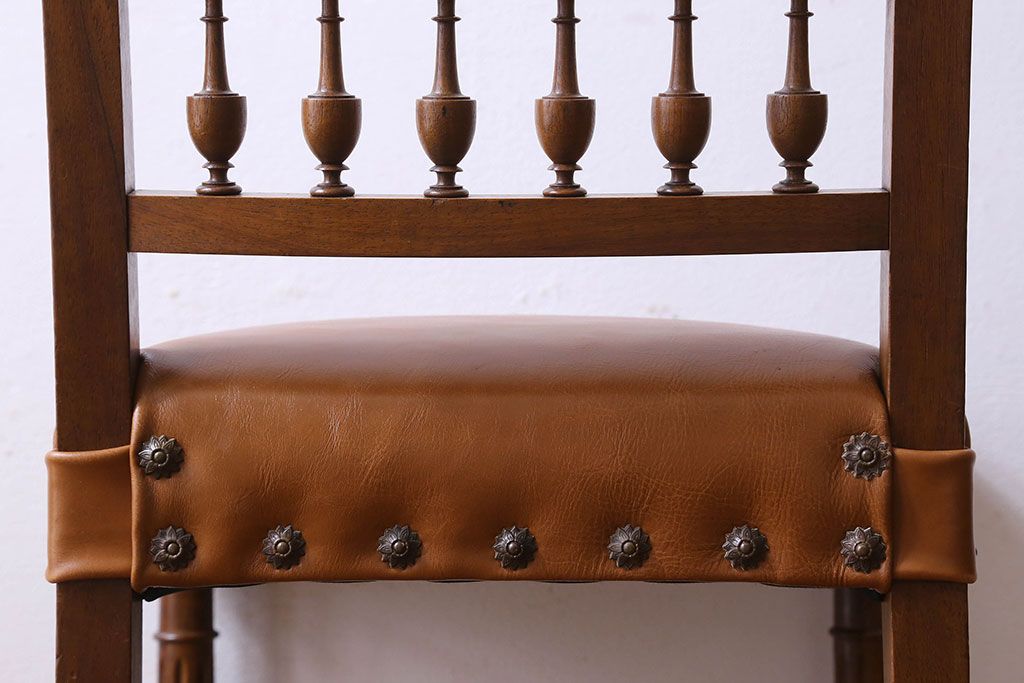 アンティーク家具　フランスアンティーク　本革　優美なデザインのダイニングチェア(椅子、イス)(2)