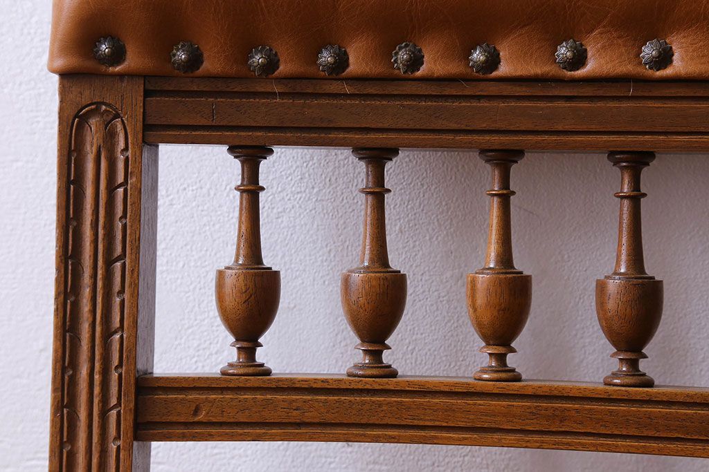 アンティーク家具　フランスアンティーク　本革　優美なデザインのダイニングチェア(椅子、イス)(3)