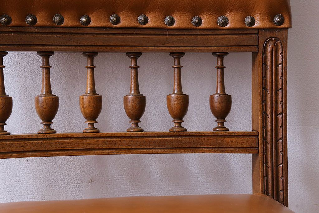 アンティーク家具　フランスアンティーク　本革　優美なデザインのダイニングチェア(椅子、イス)(3)