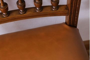 アンティーク家具　フランスアンティーク　本革　優美なデザインのダイニングチェア(椅子、イス)(3)