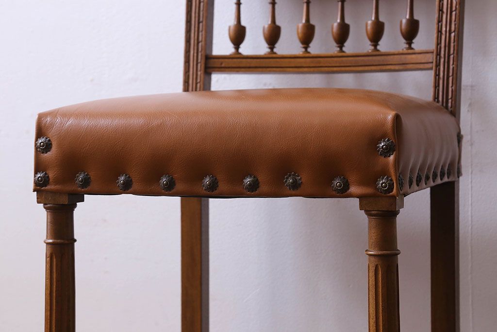 アンティーク家具　フランスアンティーク　本革　優美なデザインのダイニングチェア(椅子、イス)(3)