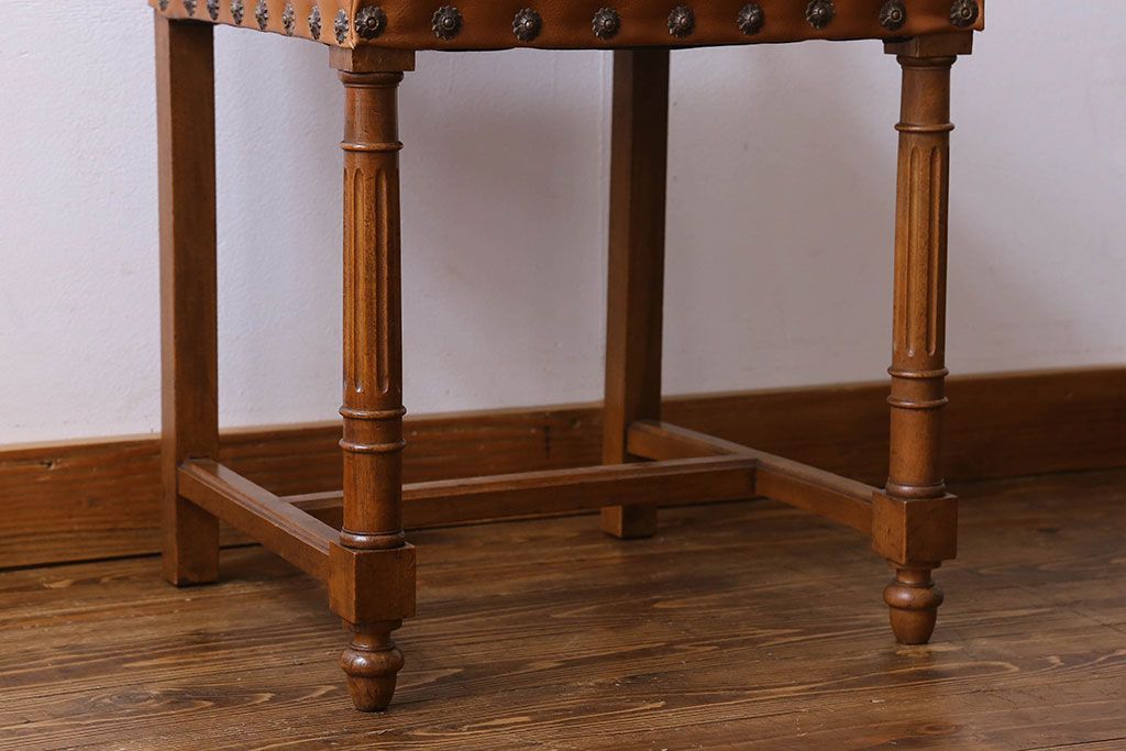 アンティーク家具　フランスアンティーク　本革　優美なデザインのダイニングチェア(椅子、イス)(3)