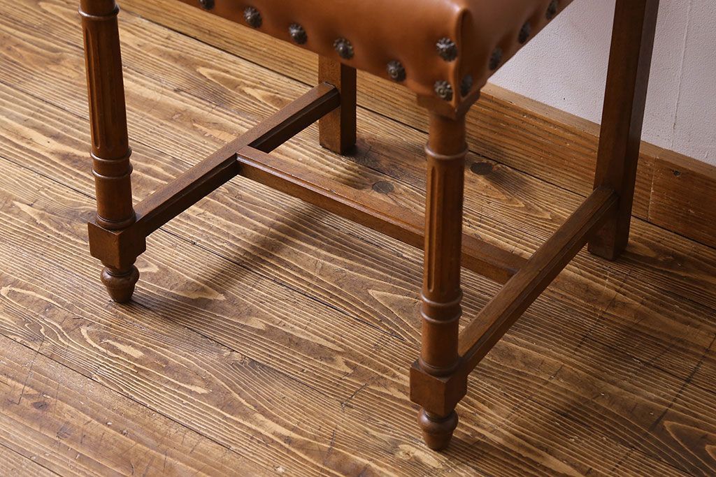 アンティーク家具　フランスアンティーク　本革　優美なデザインのダイニングチェア(椅子、イス)(3)