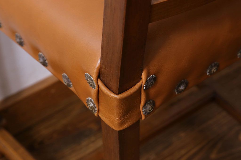 アンティーク家具　フランスアンティーク　本革　優美なデザインのダイニングチェア(椅子、イス)(3)