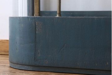 ペイント家具　Rガラスが目を引くショーケース(ガラスケース、陳列棚、飾り棚)