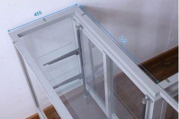 ペイント家具　落ち着きのあるナチュラルな雰囲気が魅力的なショーケース(ガラスケース、陳列棚、飾り棚)