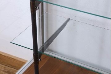 ペイント家具　落ち着きのあるナチュラルな雰囲気が魅力的なショーケース(ガラスケース、陳列棚、飾り棚)