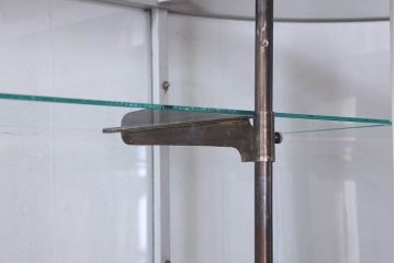 ペイント家具　落ち着きのあるナチュラルな雰囲気が魅力的なショーケース(ガラスケース、陳列棚、飾り棚)