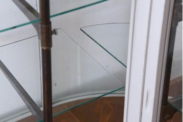ペイント家具　落ち着きのあるナチュラルな雰囲気が魅力的なショーケース(ガラスケース、陳列棚、飾り棚)