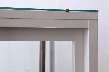 ペイント家具　落ち着きのあるナチュラルな雰囲気が魅力的なショーケース(ガラスケース、陳列棚、飾り棚)