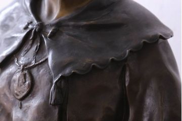 アンティーク雑貨　ヨーロッパアンティーク　Emile Picault　細かな装飾が目を引くブロンズ像(彫刻、置物)