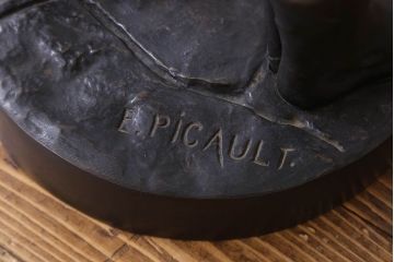 アンティーク雑貨　ヨーロッパアンティーク　Emile Picault　細かな装飾が目を引くブロンズ像(彫刻、置物)