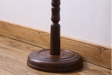 アンティーク雑貨　和製アンティーク　深みのある色合いが魅力的なケヤキ材のろうそく立て(燭台)(1)