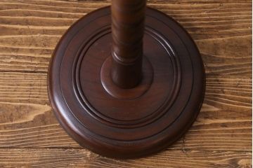 アンティーク雑貨　和製アンティーク　深みのある色合いが魅力的なケヤキ材のろうそく立て(燭台)(1)