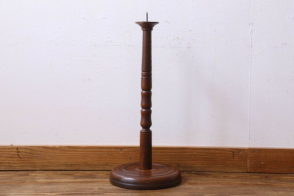 アンティーク雑貨　和製アンティーク　深みのある色合いが魅力的なケヤキ材のろうそく立て(燭台)(2)