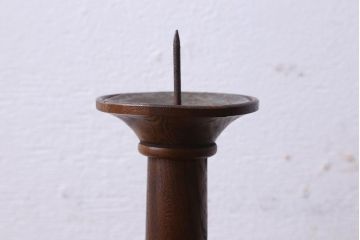 アンティーク雑貨　和製アンティーク　深みのある色合いが魅力的なケヤキ材のろうそく立て(燭台)(2)