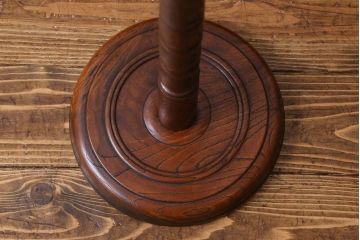 アンティーク雑貨　和製アンティーク　深みのある色合いが魅力的なケヤキ材のろうそく立て(燭台)(2)