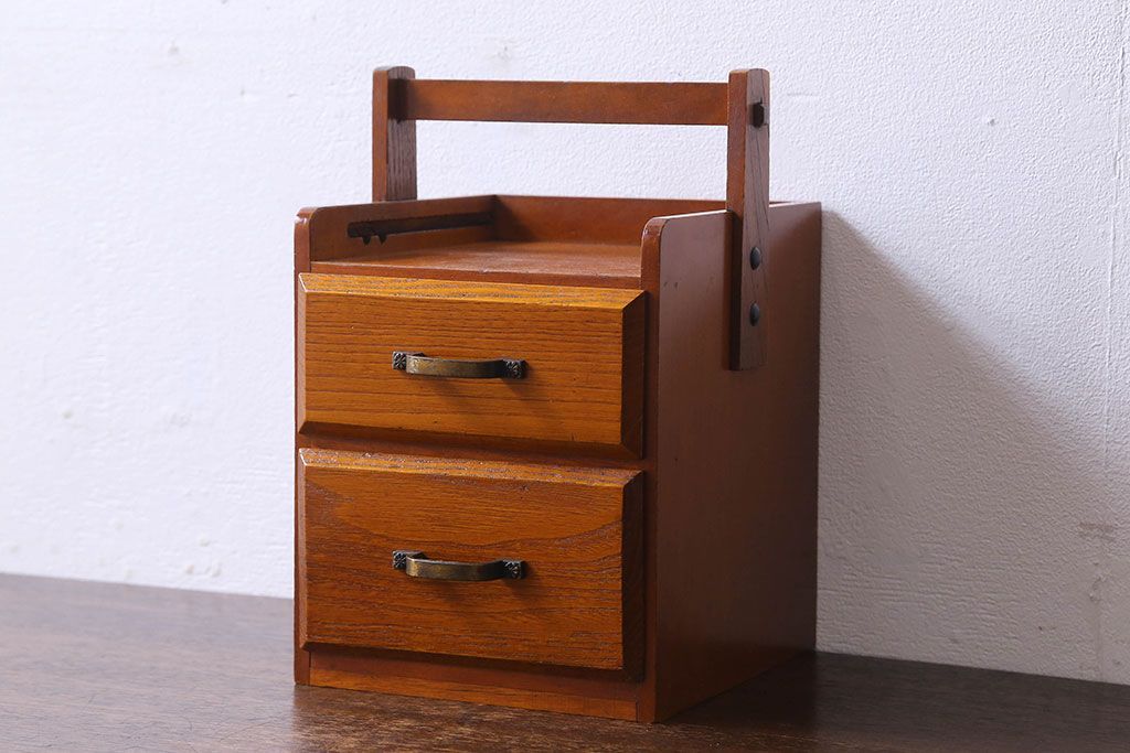 ヴィンテージ家具　ビンテージ　味わいのある木味が魅力的な小引き出し(小物収納)