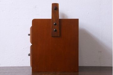 ヴィンテージ家具　ビンテージ　味わいのある木味が魅力的な小引き出し(小物収納)