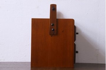 ヴィンテージ家具　ビンテージ　味わいのある木味が魅力的な小引き出し(小物収納)