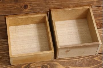 ヴィンテージ家具　ビンテージ　味わいのある木味が魅力的な小引き出し(小物収納)