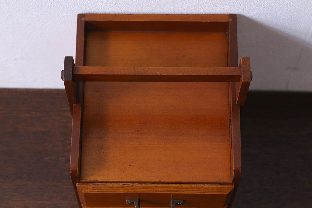 ヴィンテージ家具　ビンテージ　味わいのある木味が魅力的な小引き出し(小物収納)