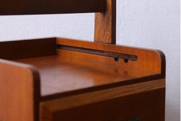 ヴィンテージ家具　ビンテージ　味わいのある木味が魅力的な小引き出し(小物収納)
