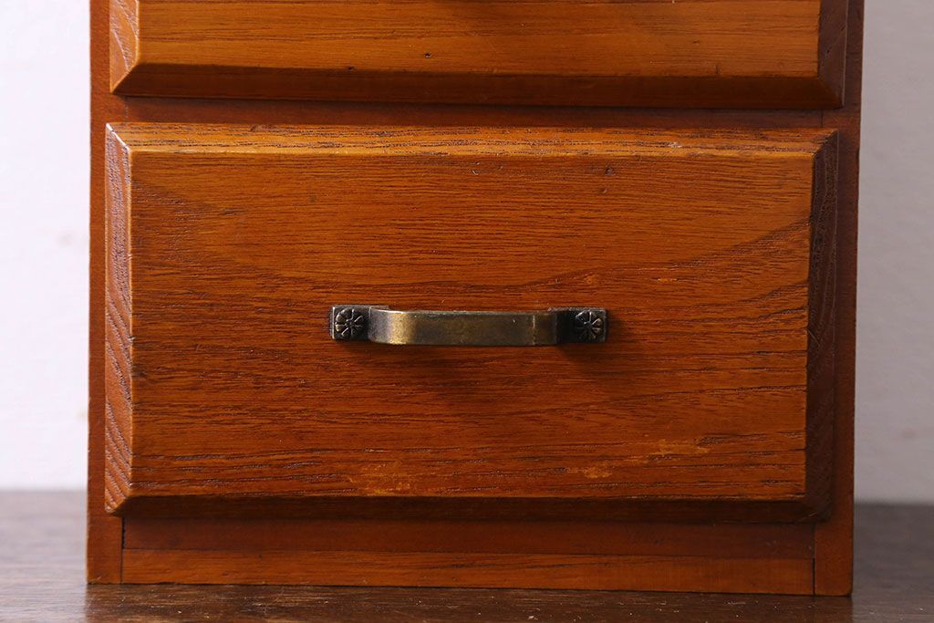 ヴィンテージ家具　ビンテージ　味わいのある木味が魅力的な小引き出し(小物収納)