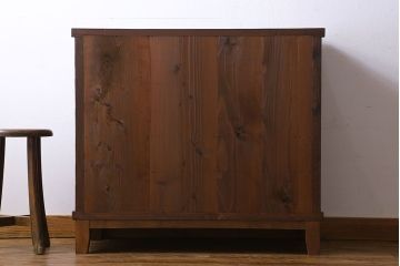 レトロ家具　和製アンティーク　結霜ガラス入り　レトロな脚付きキャビネット(収納棚、テレビボード)