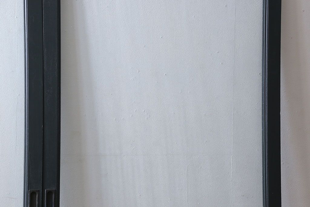 ペイント家具　シックな雰囲気漂うガラス戸(引き戸)2枚組