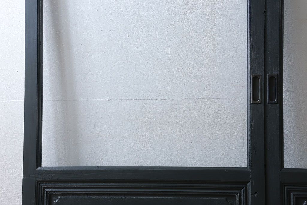 ペイント家具　シックな雰囲気漂うガラス戸(引き戸)2枚組