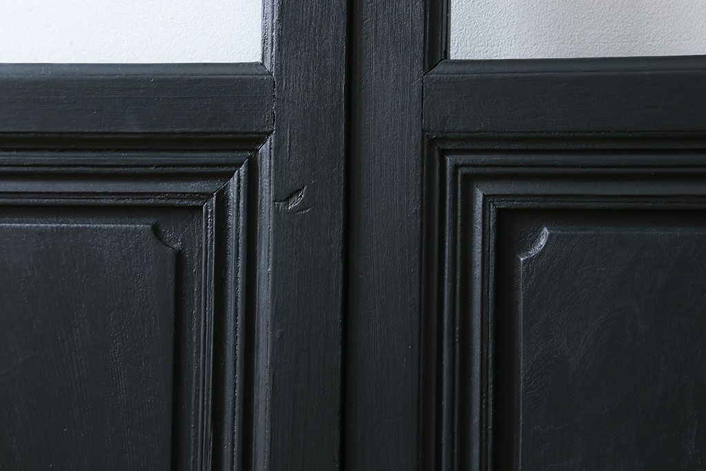 ペイント家具　シックな雰囲気漂うガラス戸(引き戸)2枚組