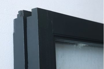 ペイント家具　シックな雰囲気漂うガラス戸(引き戸)2枚組