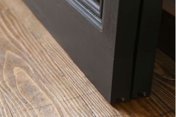 ペイント家具　シックな雰囲気漂うガラス戸(引き戸)2枚組