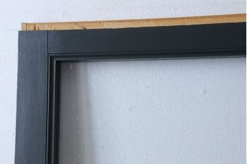 ペイント家具　シックな雰囲気漂うガラス戸(引き戸)2枚組