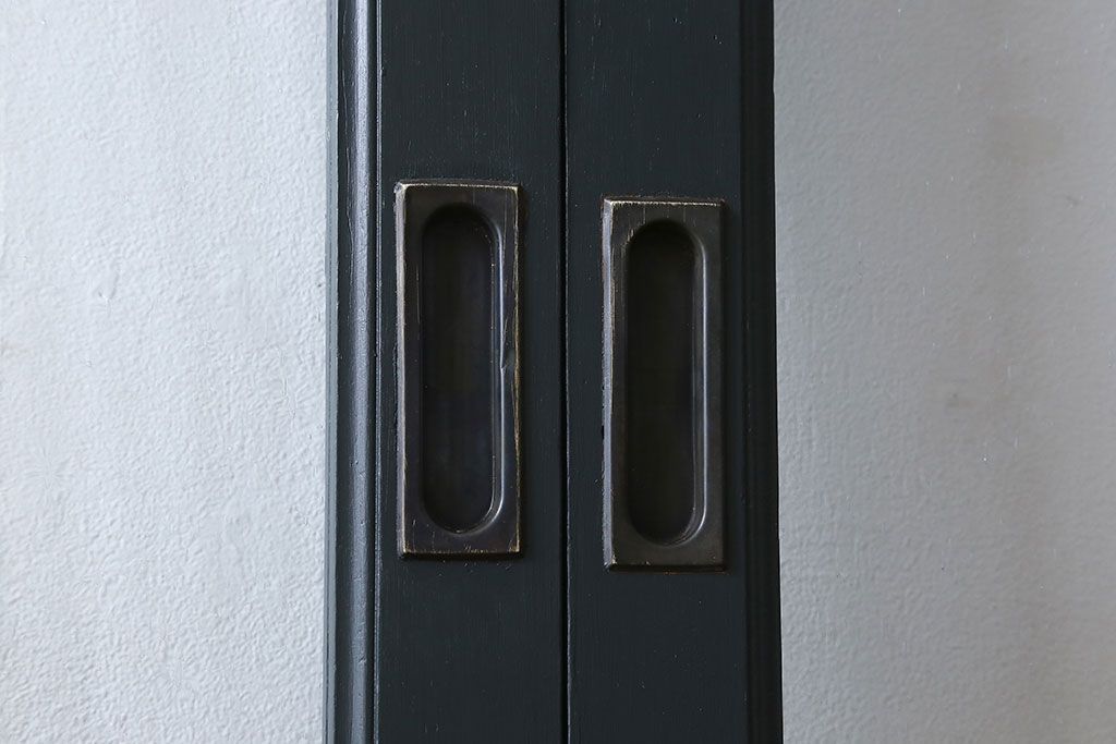 ペイント家具　シックな雰囲気漂うガラス戸(引き戸)2枚組