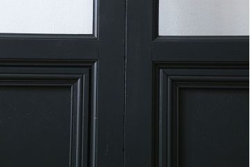 ペイント家具　シックな雰囲気漂うガラス戸(引き戸)2枚組