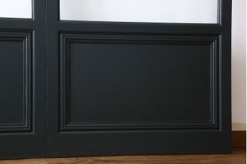 ペイント家具　シックな雰囲気漂うガラス戸(引き戸)2枚組