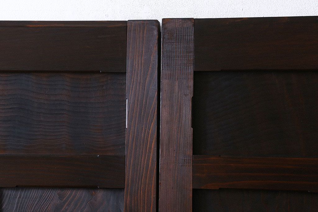 和製アンティーク　レア物　凝ったデザインが目を引くヒノキ材の板戸(引き戸)2枚組